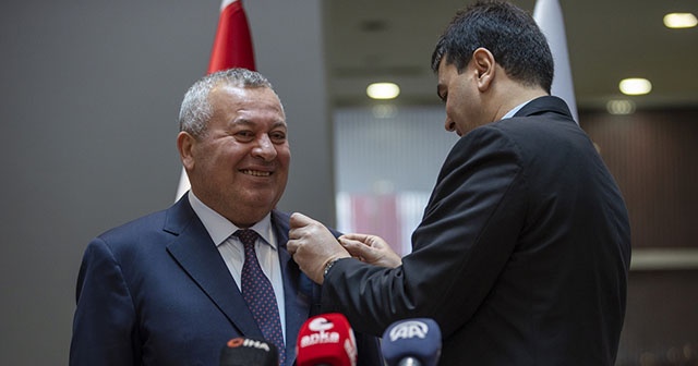 MHP'den ihraç edilen Ordu Milletvekili Cemal Enginyurt, Demokrat Parti'ye (DP) katıldı.