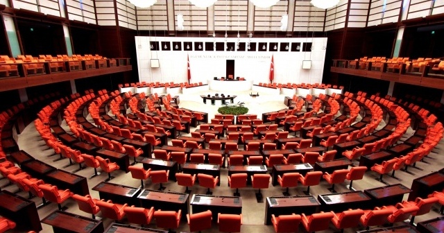 Türkiye Büyük Millet Meclisi'nde (TBMM) ‘namussuz’ tartışması yaşandı.